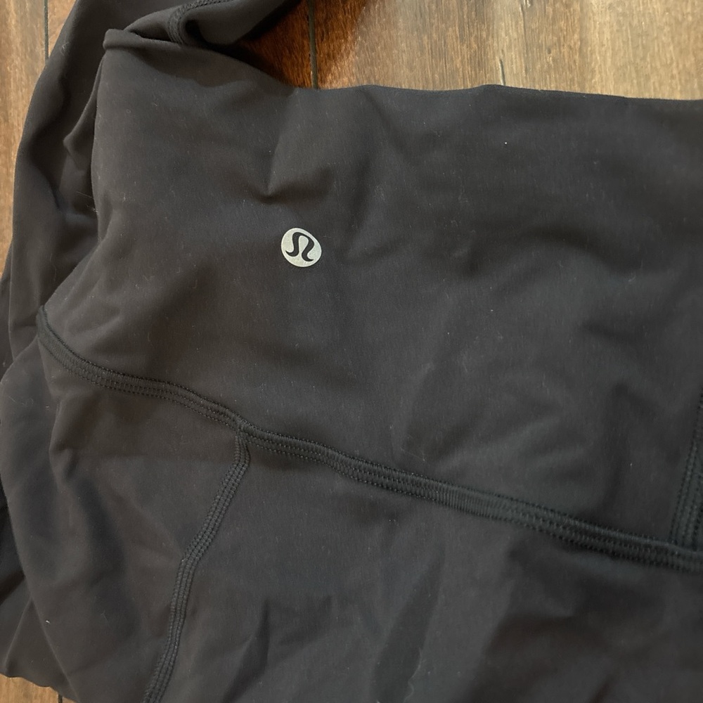 black lululemon leggings
